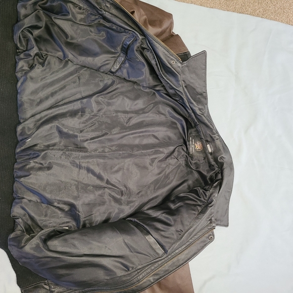 Leather jacket - Picture 12 of 12